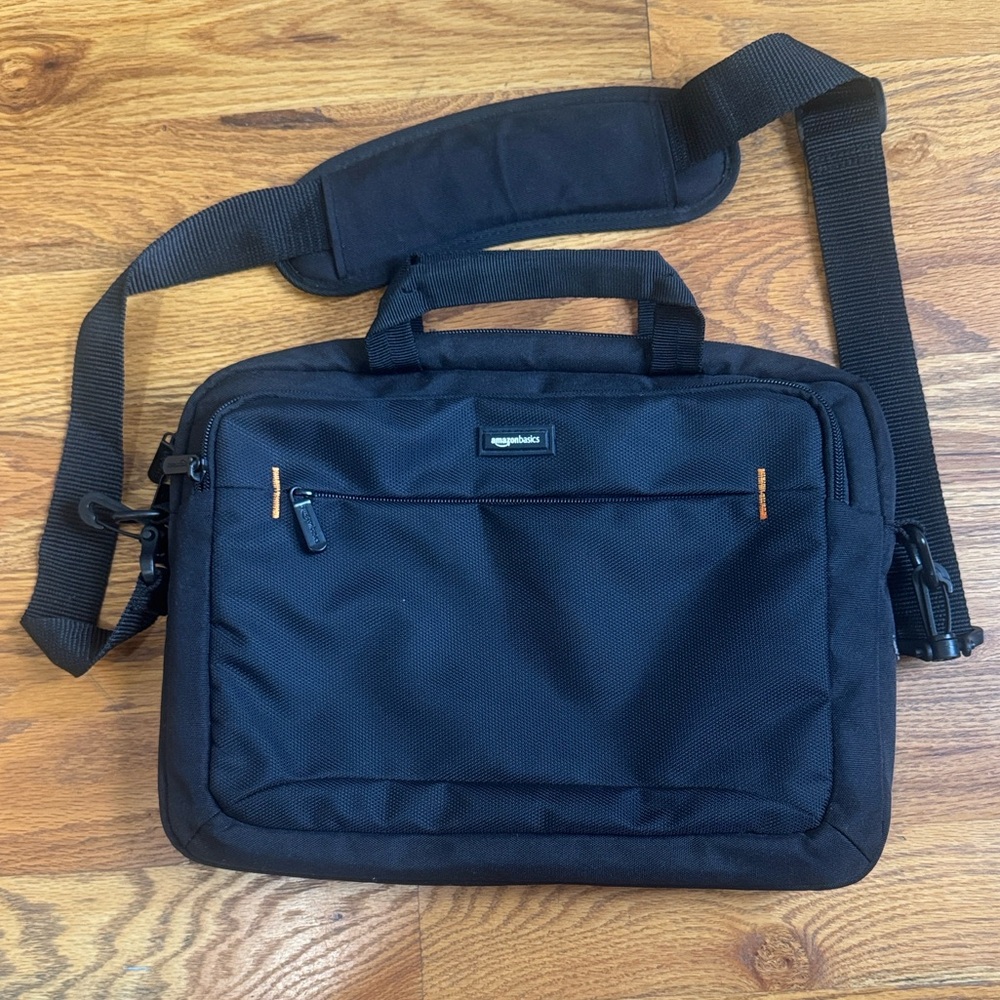 Amazin Basics Classic Black Laptop Bag with Shoulder Strap